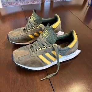 Size 9.5 Green and Yellow Adidas Formel 1